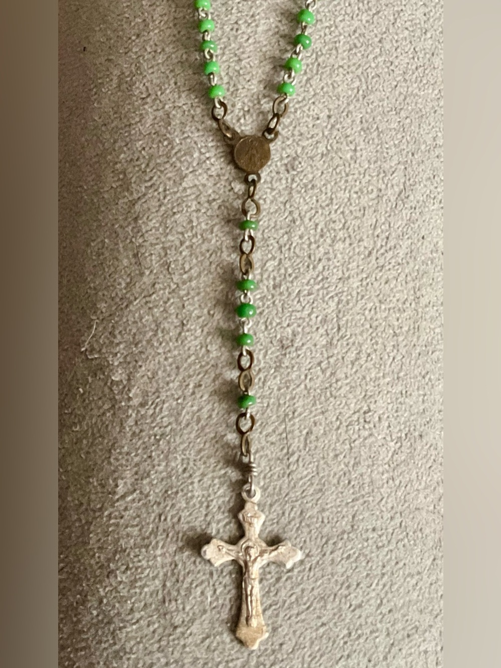 Vintage Tiny Green Beaded Glass Rosary - 8-1/4” - Picture 3 of 10